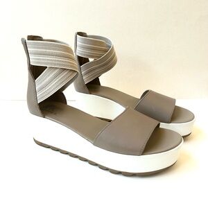 Sorel Women's Wedge Sandals - Taupe and White Sz 10 Worn Once